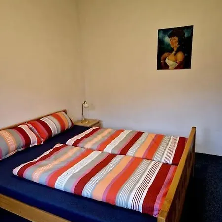 Ferienhaus In * Gračac